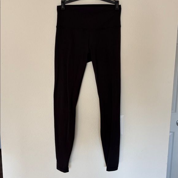 Lululemon Wunder Train High-Rise Tight 28"
Black size 8 Leggings - Picture 7 of 7